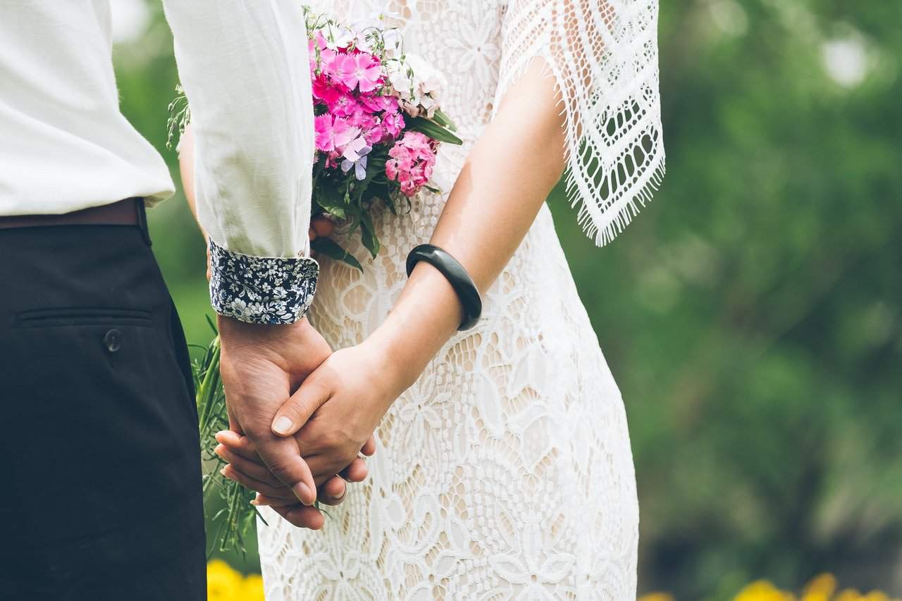 vestido de novia de manga murciélago