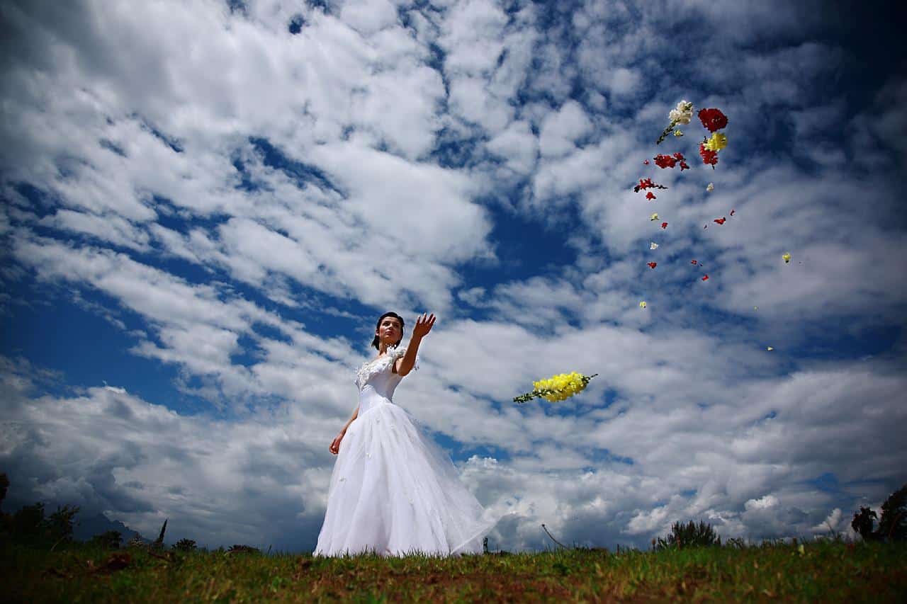 vestido de novia de manga murciélago