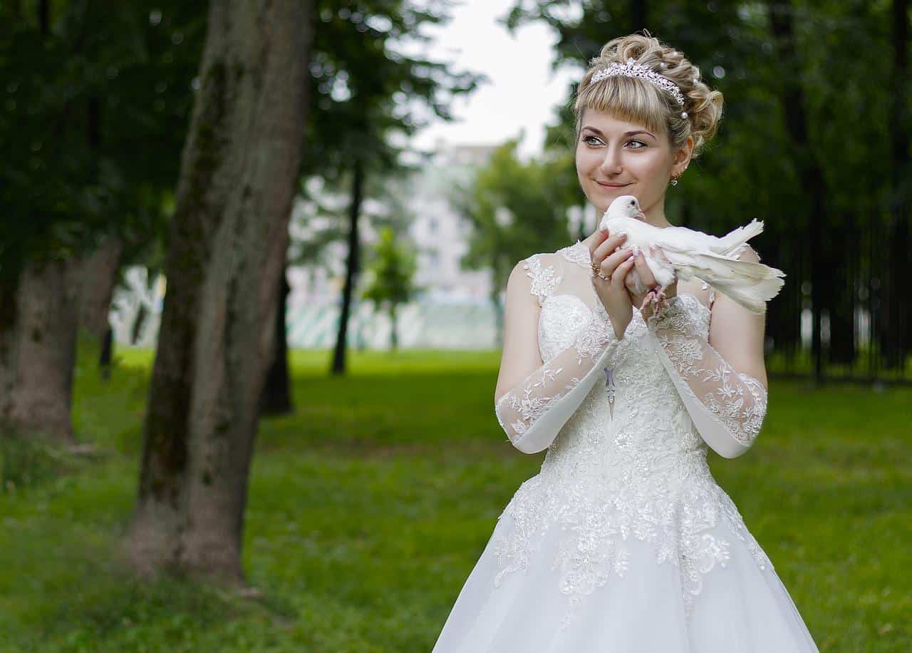 Abito da sposa con maniche a kimono